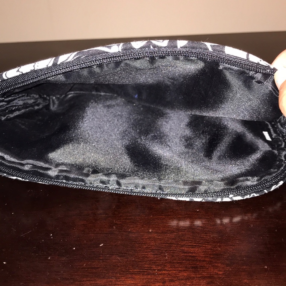 Small bag (Cosmetics,hair accessories,travel,etc) - Picture 4 of 5